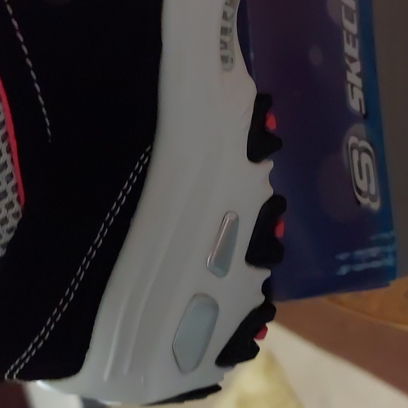 Sketchers  D'Lites Shoes Sz 6 - Picture 4 of 11